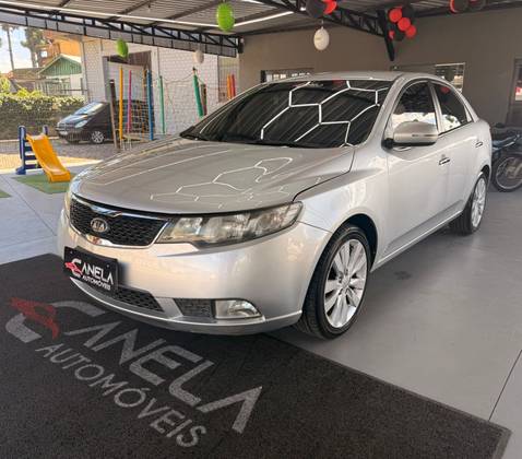 KIA CERATO 1.6 SX3 16V GASOLINA 4P AUTOMÁTICO